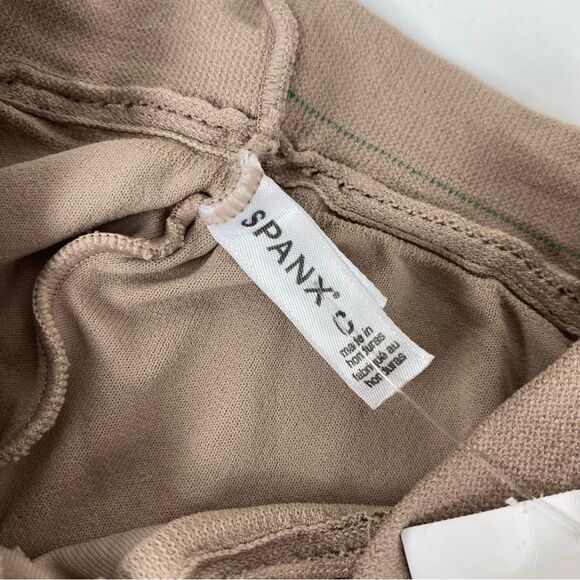 ⭐️ Spanx Nude color size Medium / C Shapewear Shorts - Picture 5 of 5